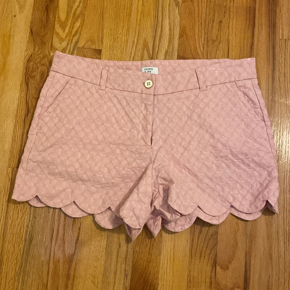 Crown & Ivy Women's Textured Scalloped Shelby Shorts Pink - Picture 4 of 8